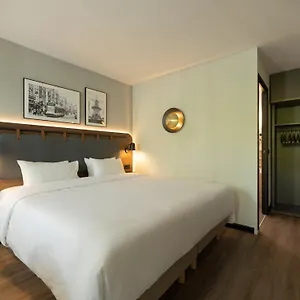 Campanile & Restaurant Zuid-oost Отель